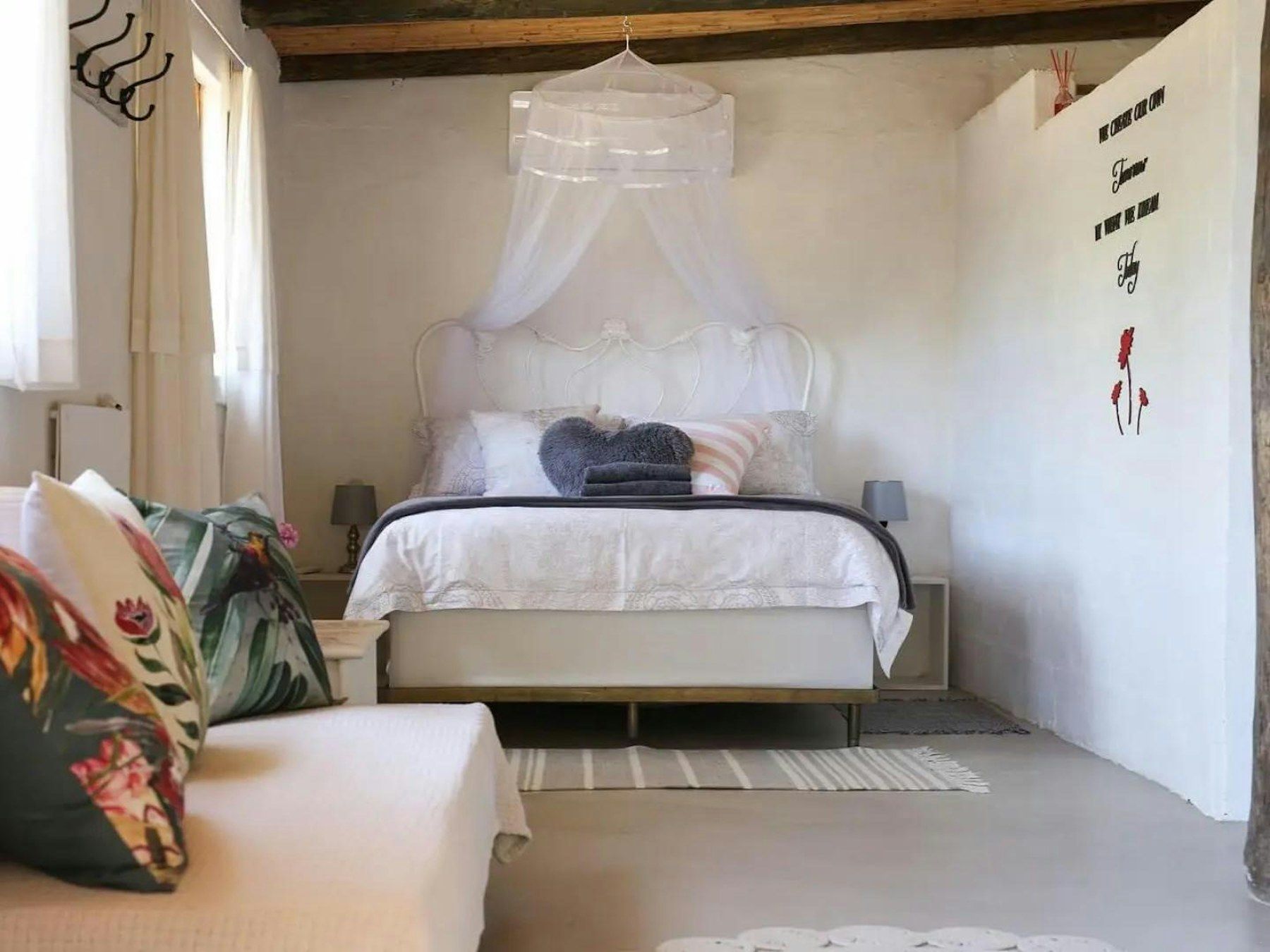 Queen bed with canopy